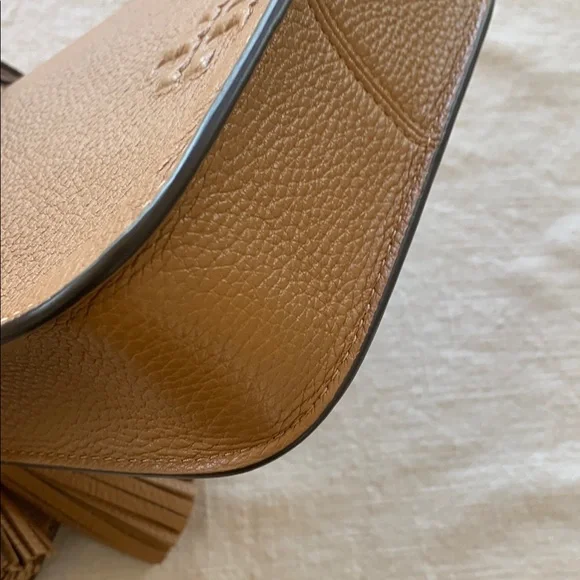 Tory Burch Tan Crossbody Bag Sleek Design - Picture 5 of 6